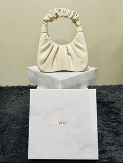 JW PEI Gabbi Bag - White, Women's Fashion, Bags & Wallets, Shoulder Bags on  Carousell