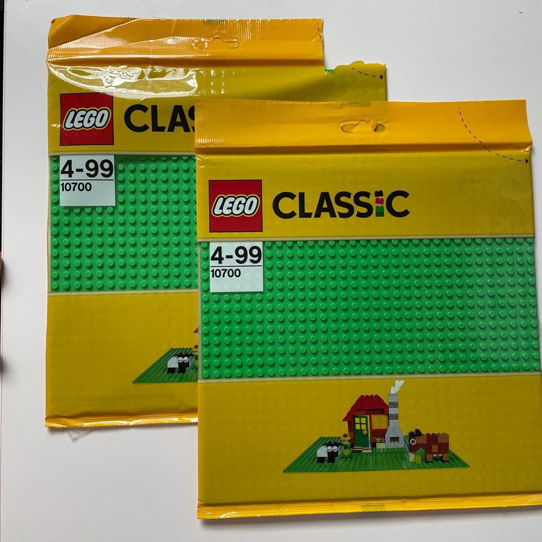 Lego classic green baseplate on sale 10700