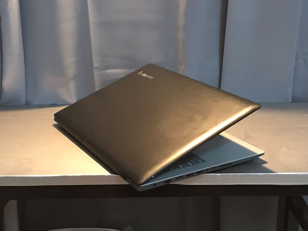 LENOVO IDEAPAD 81DE i7 8thgen 8Gb Ram 128 ssd 2Gb AMD Radeon (TM) 530