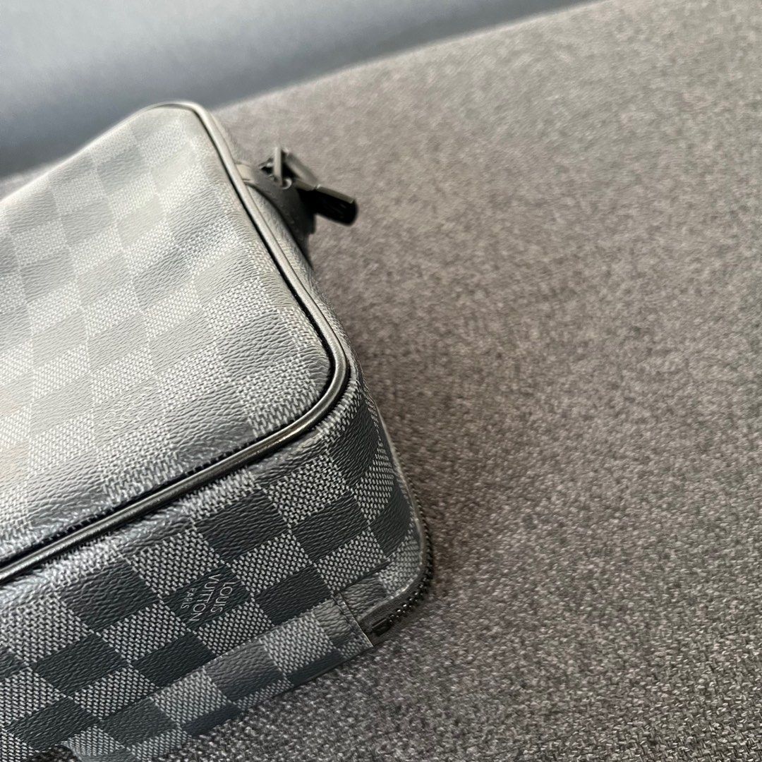 Zimik Luxury - Lv utility messenger bag Available.