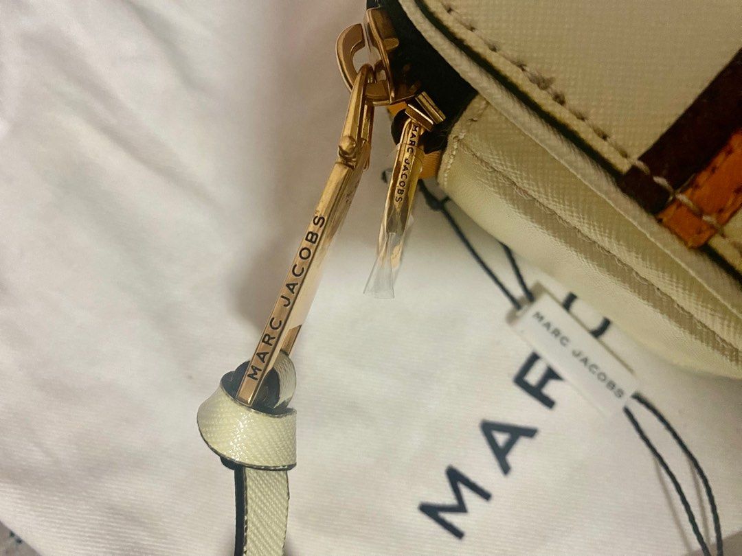 Marc Jacobs Snapshot Authentic, Women's Fashion, Bags & Wallets, Cross