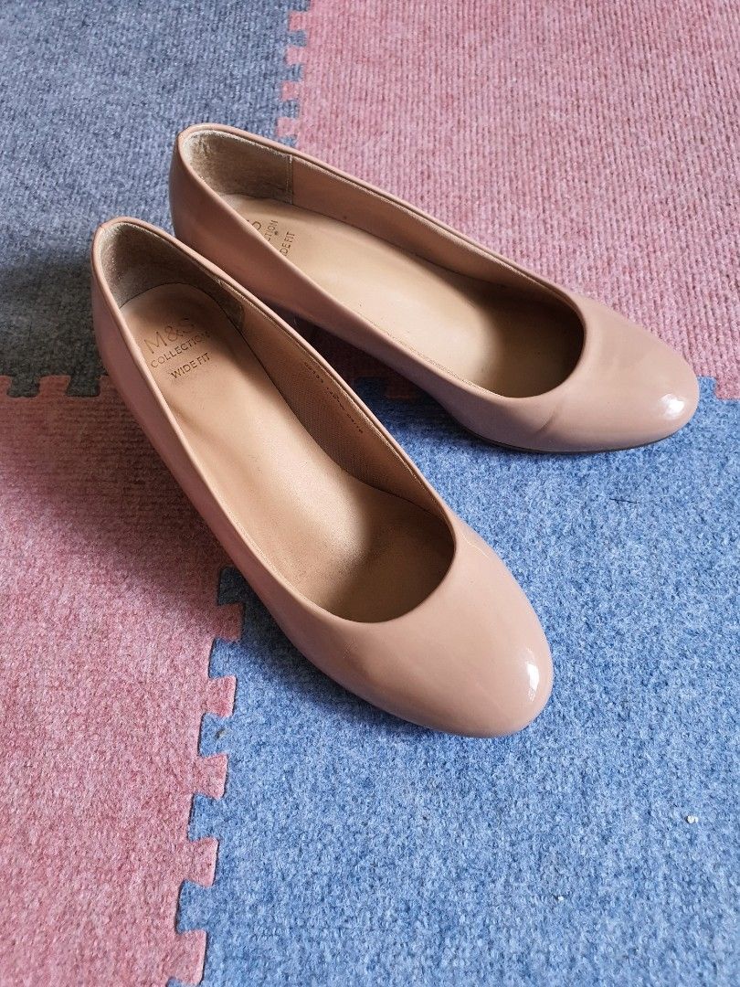 Wide block heel best sale pumps