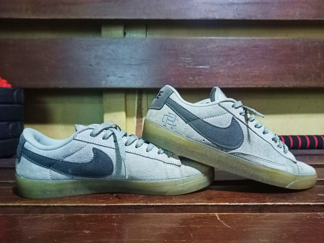 NIKE BLAZER LOW X REIGNING CHAMP REFLECTIVE