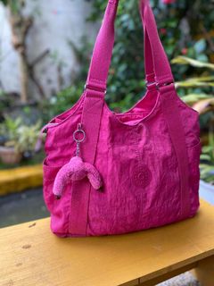 (Category: ) located in . Submitted by baglovers2020 (Listing ID 1199061581, Image 1). Description: .