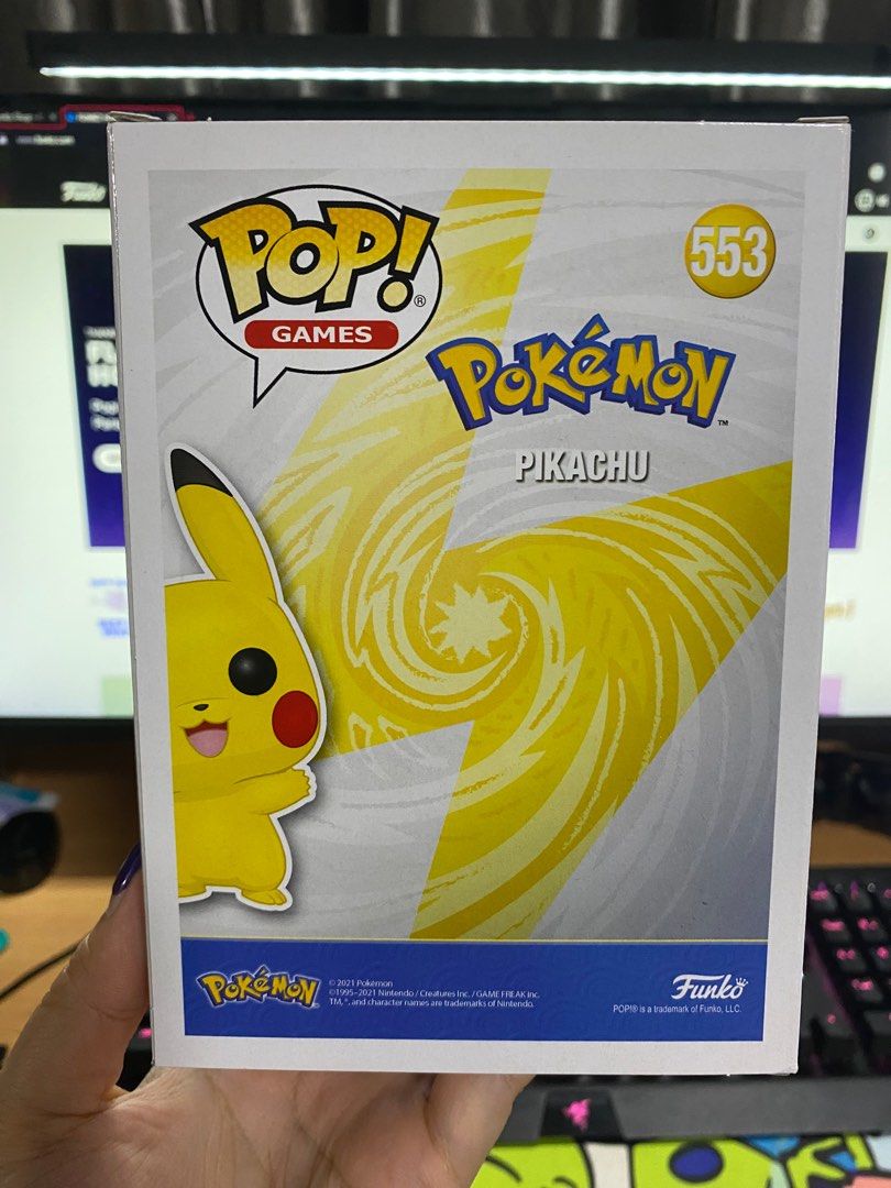 Funko Pop! Games Pokemon Pikachu Waving - Diamond Collection