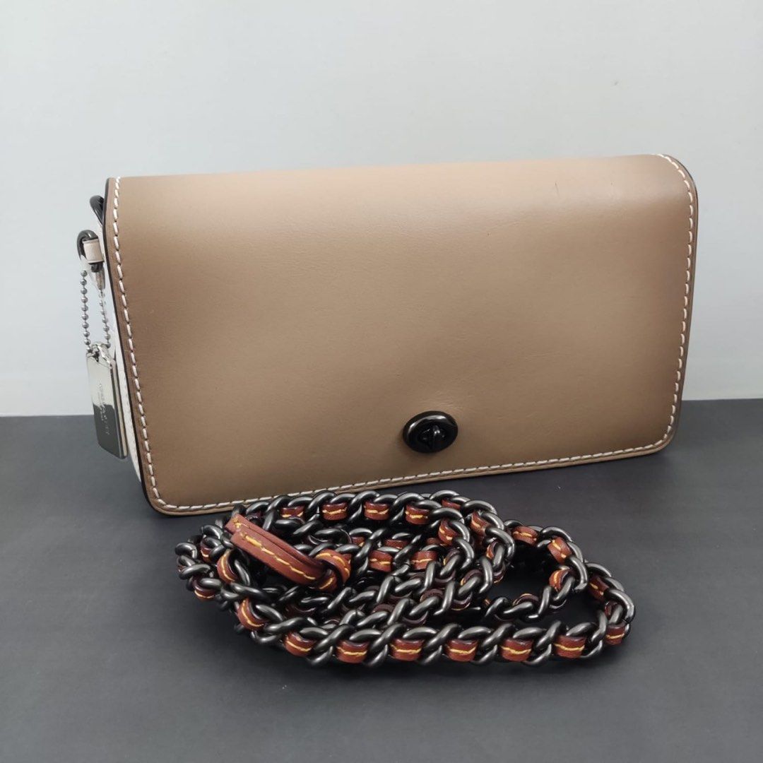 Ready Coach dinky 23 crossbody beechwood chalk Barang Mewah Tas Dompet di Carousell