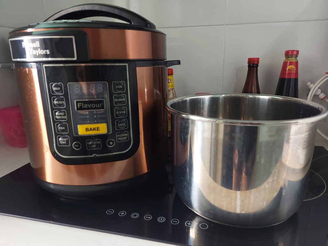 Russell Taylors Pressure Cooker, TV & Home Appliances, Kitchen