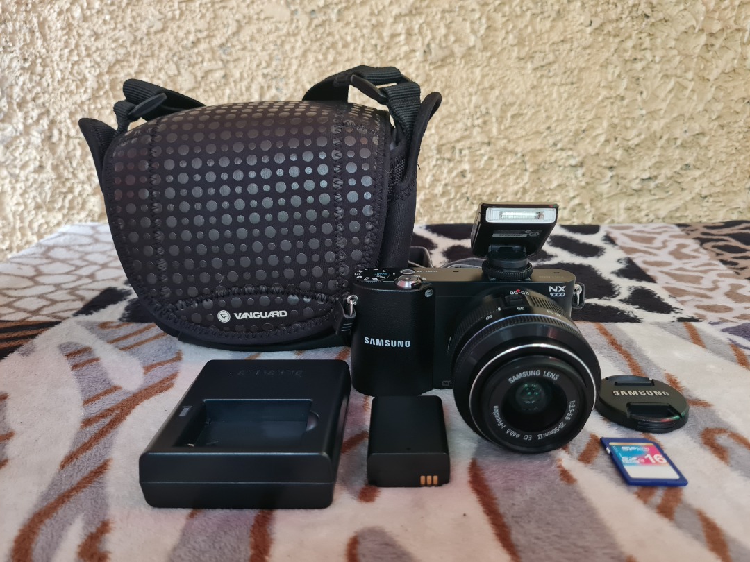 Samsung Nx1000 Mirrorless Camera with External Flash and 2050mm II