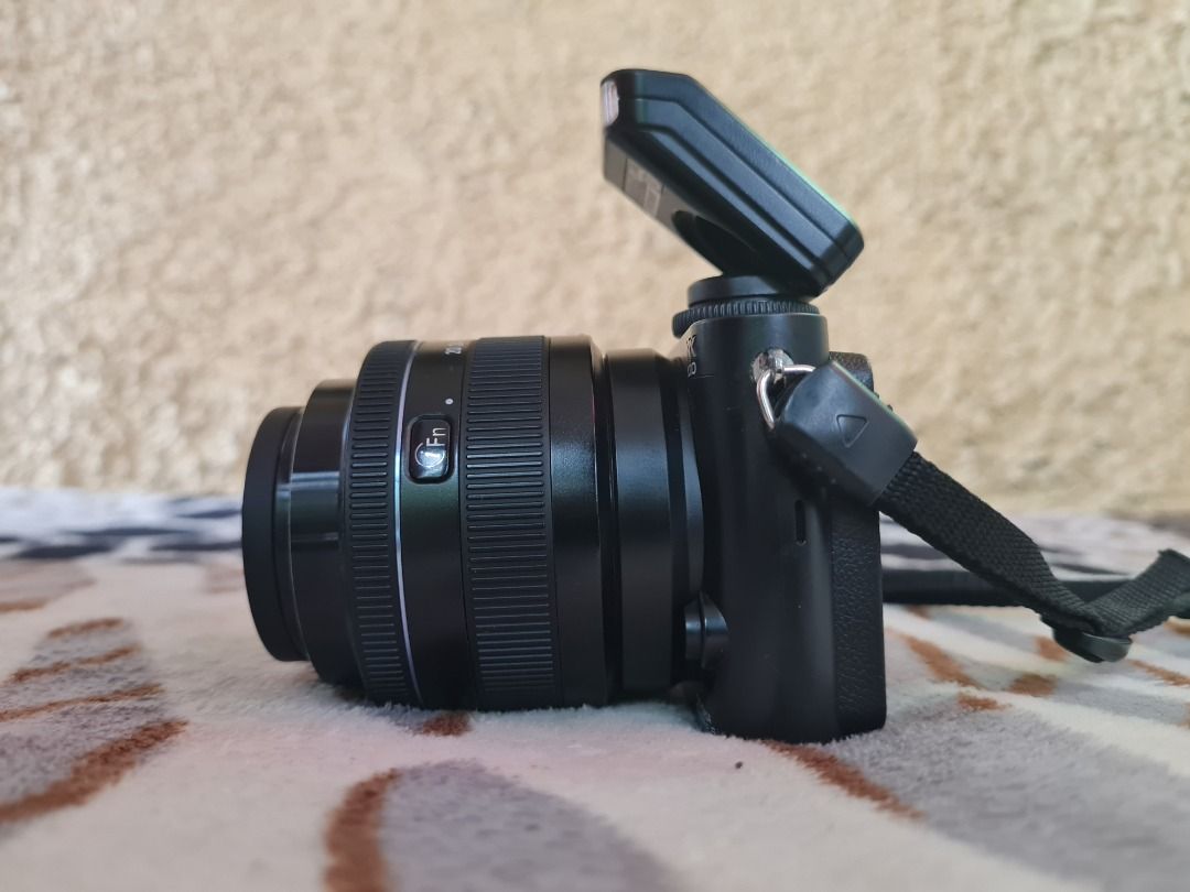 Samsung Nx1000 Mirrorless Camera with External Flash and 2050mm II