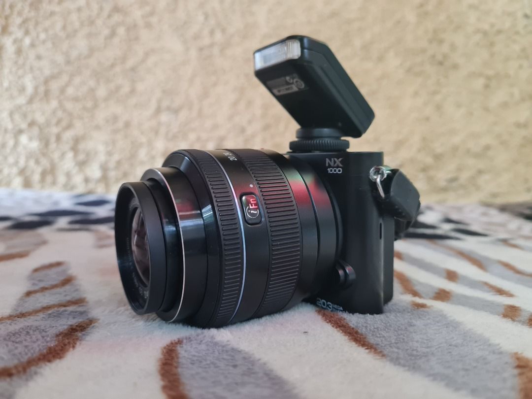 Samsung Nx1000 Mirrorless Camera with External Flash and 2050mm II