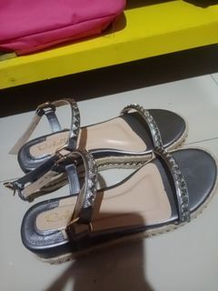 SEPATU  WEDGES RICHELLE