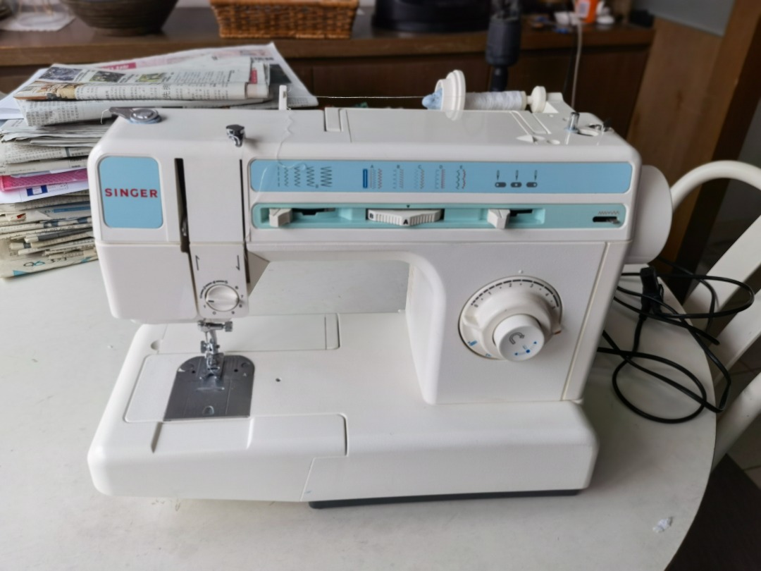 Singer 9812C sewing machine, Hobbies & Toys, Stationery & Craft, Craft