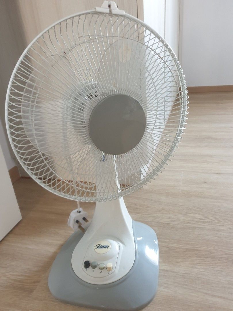 Table fan, Furniture & Home Living, Lighting & Fans, Fans on Carousell