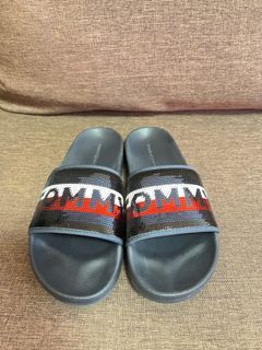 TOMMY SLIDES