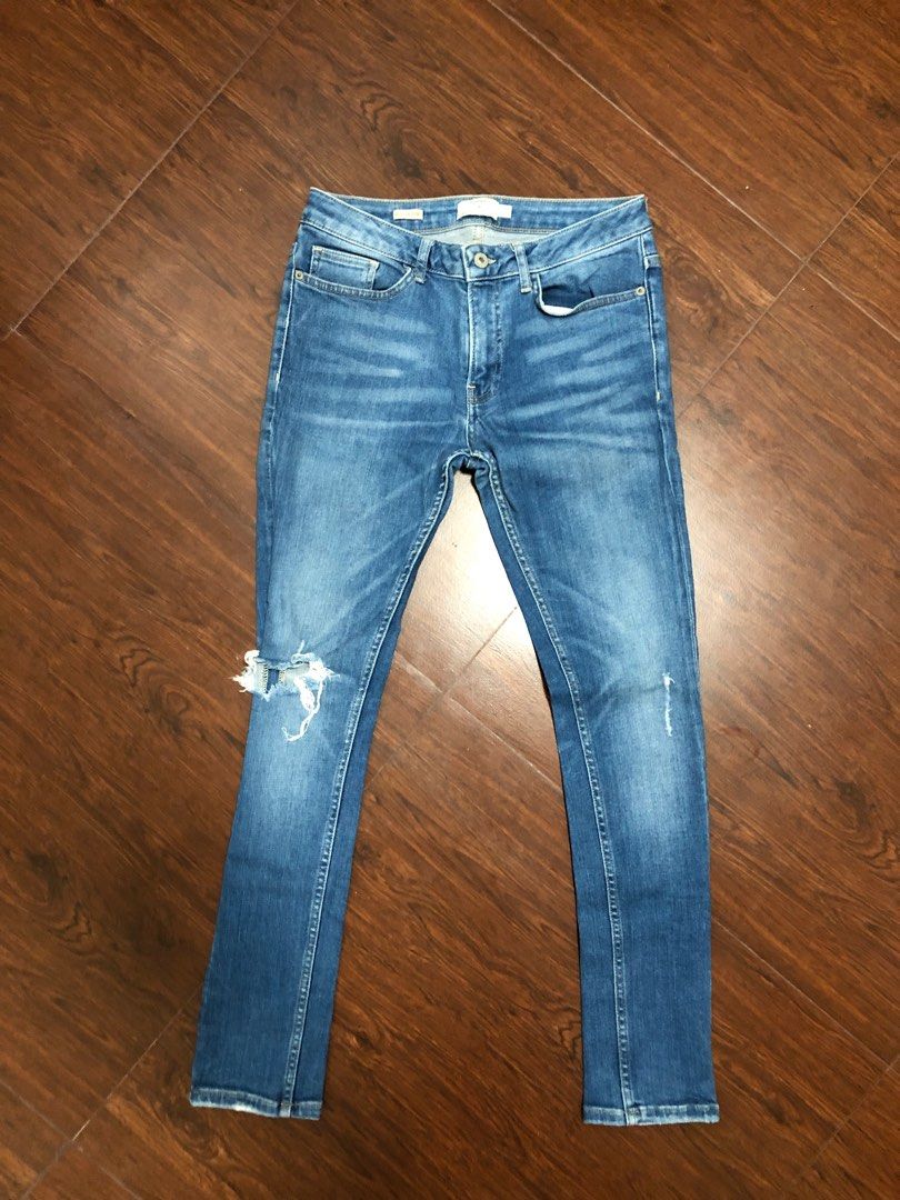 Topman Ripped Jeggings (Category: Jeans) located in Imus. Submitted by ShopCVT (Listing ID 1199151905, Image 1). Description: Men's ripped jeggings Very stretchable Payment: BDO/GCash.