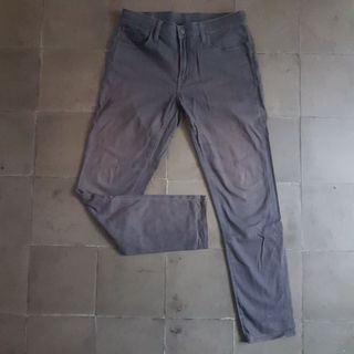 UNIQLO - EZY Skinny Fit Jeans - Grey / Celana Panjang Abu Abu