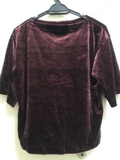 Uniqlo Velvet Top Shirt Blouse in Maroon