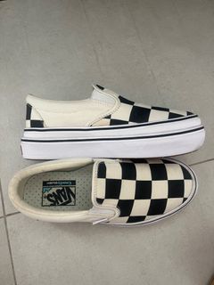(Category: ) located in . Submitted by ur_closet (Listing ID 1199228610, Image 1). Description: .