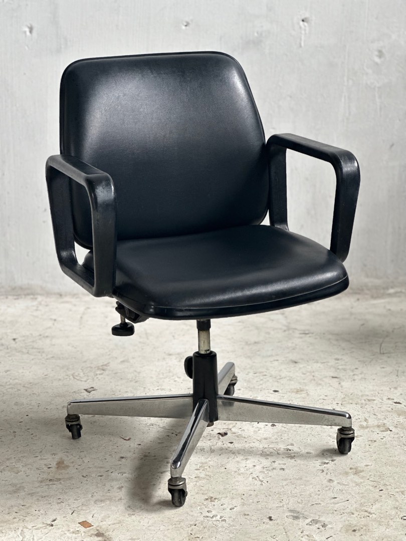 vintage retro task chair, Furniture & Home Living, Furniture, Chairs on Carousell