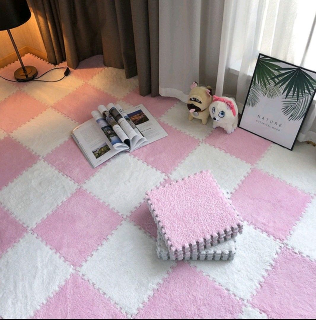 White floor carpet, Furniture & Home Living, Home Decor, Carpets, Mats