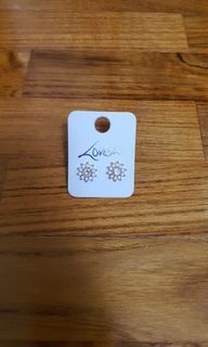 Lovisa White Studs Earring