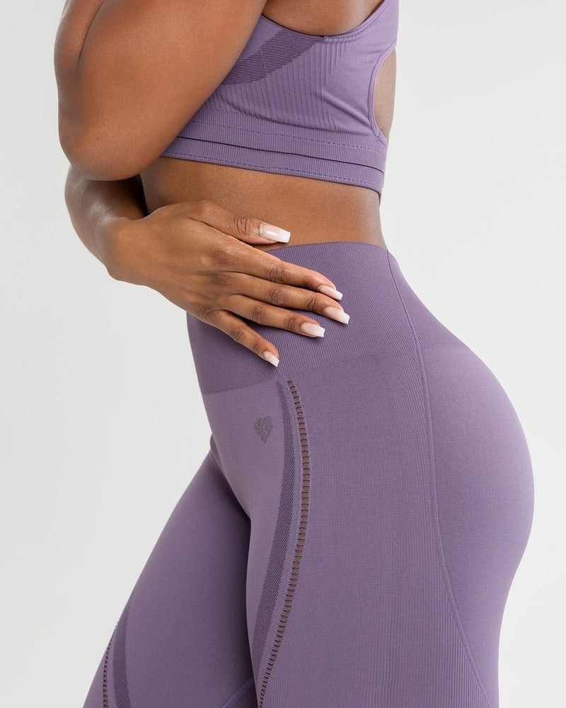 Women's Best Renew Seamless Leggings in Frosted Lilac - Size XS, Women's  Fashion, Activewear on Carousell