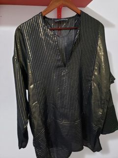 Zara brand ( S) size shiny top