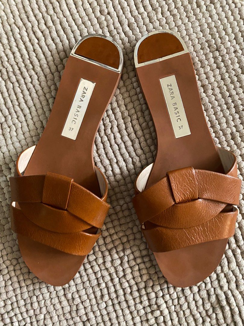Zara slides, Women's Fashion, Footwear, Flats on Carousell