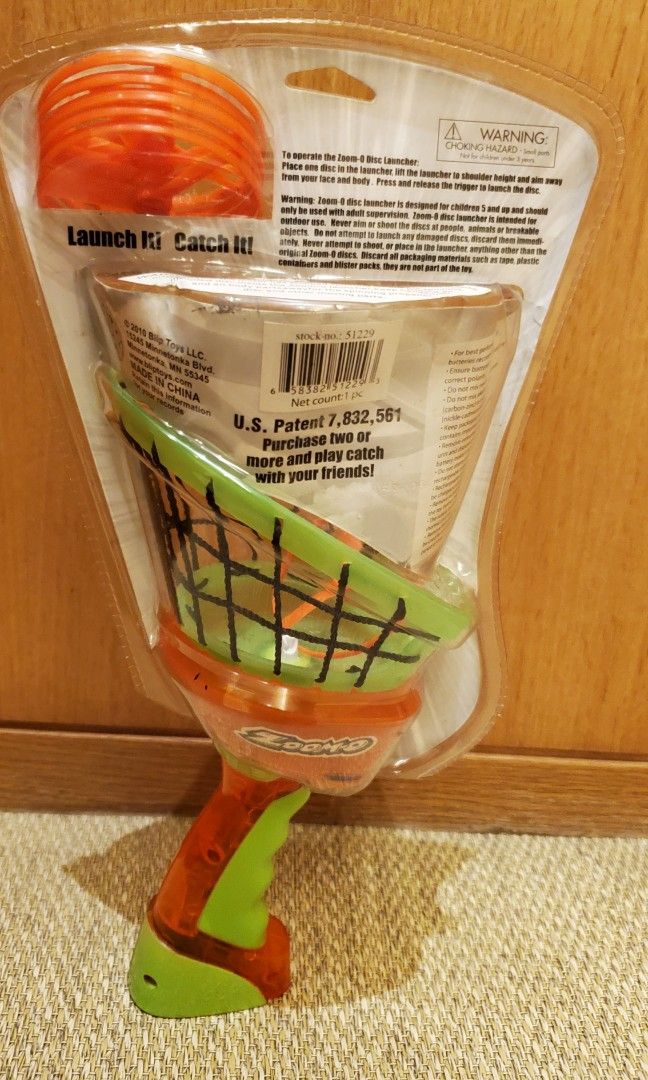 ZoomO Flying Disc Launcher With Catch Net, 興趣及遊戲, 玩具 & 遊戲類 Carousell