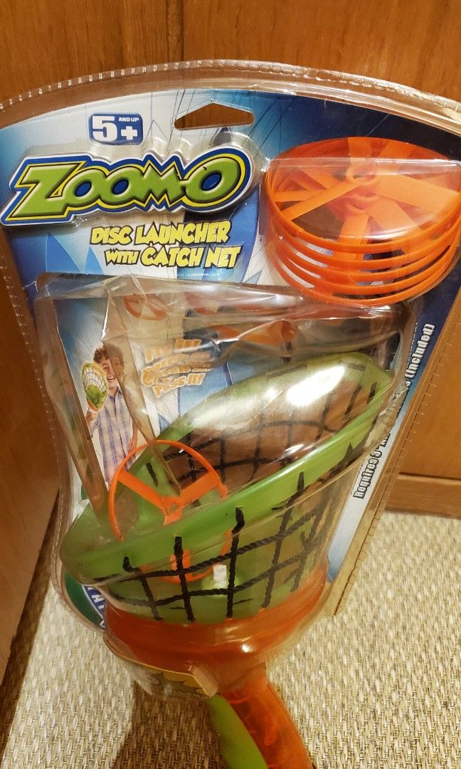 ZoomO Flying Disc Launcher With Catch Net, 興趣及遊戲, 玩具 & 遊戲類 Carousell