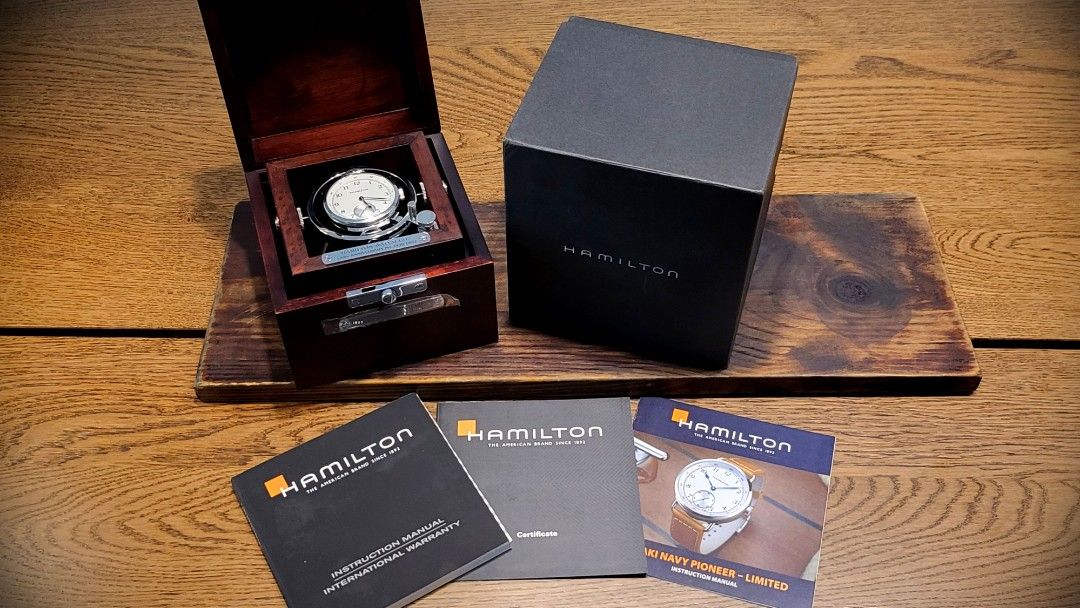 Chronometer wristwatch outlet