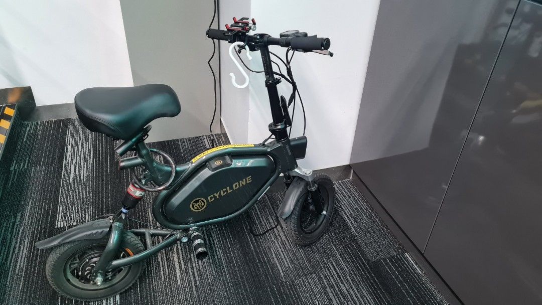 48V19AH Electrowolf Cyclone Electric Scooter for sale, Sports Equipment