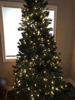 6.5’ Pre-lit Christmas Tree