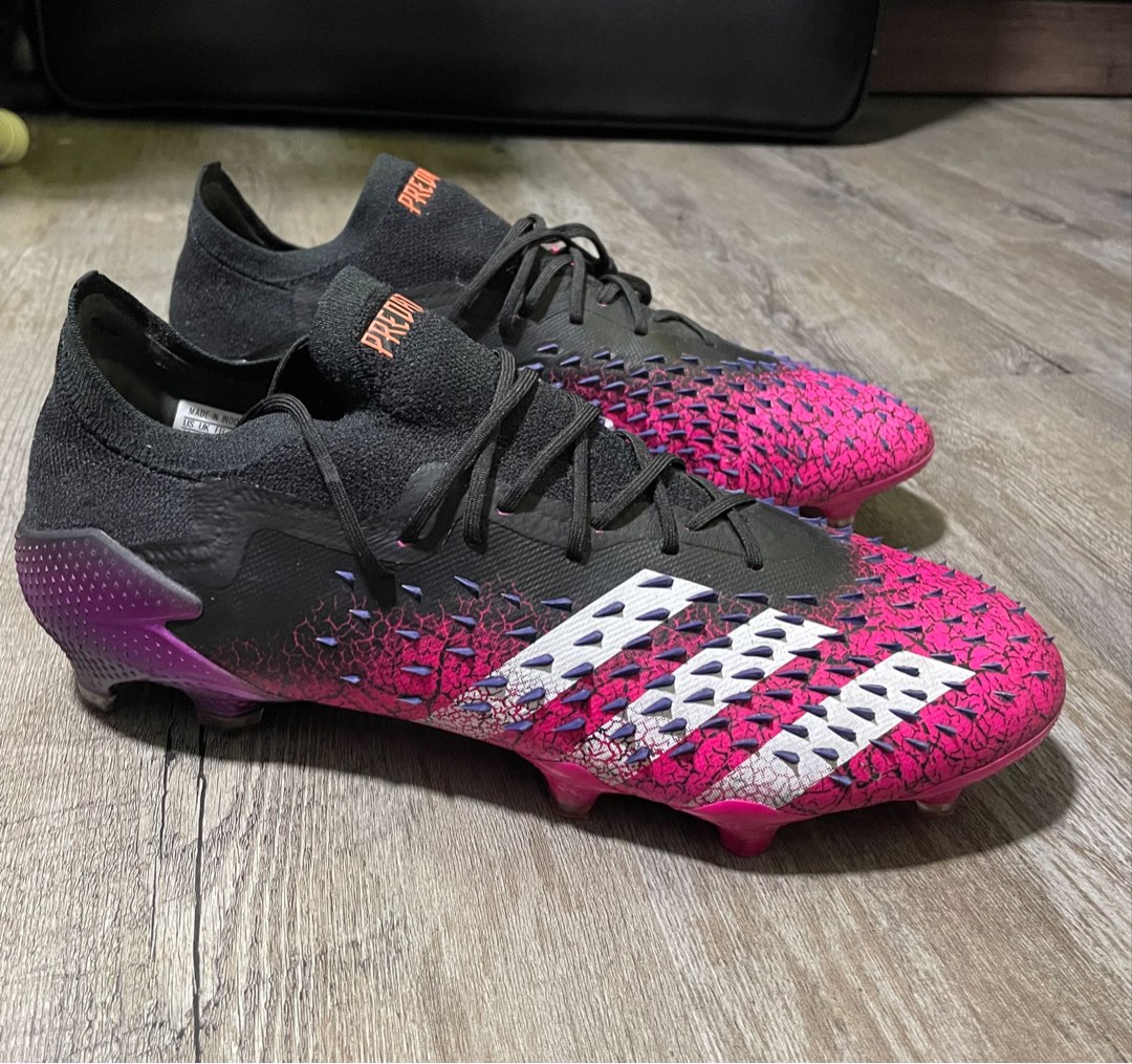 freak football boots