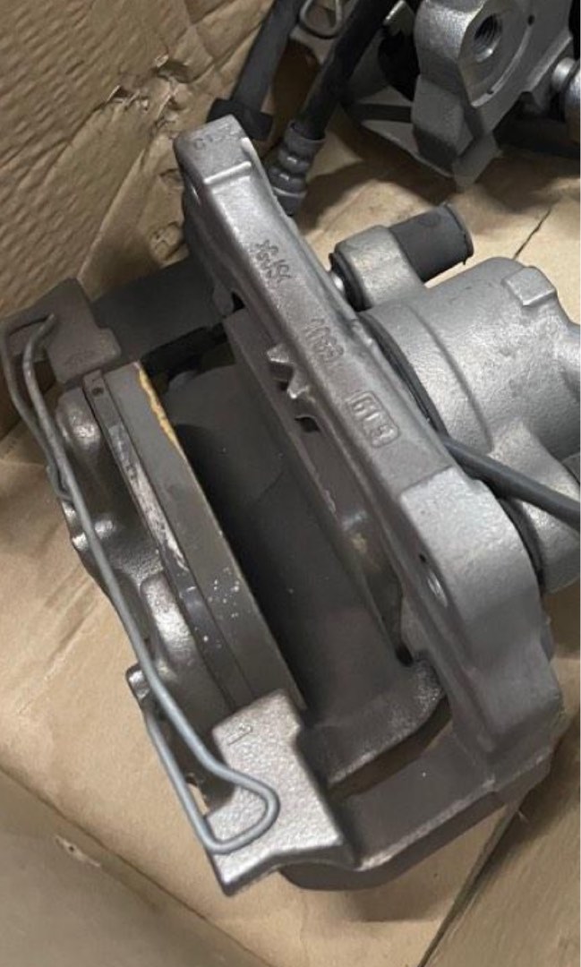 Audi A4 B9 Front Brake Calipers and Rotors, Car Accessories