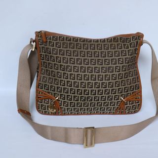 (Kategori: ) berada di . Dikirim oleh natalie_authenticpreloved (ID iklan 1199418755, Gambar 1). Deskripsi: .