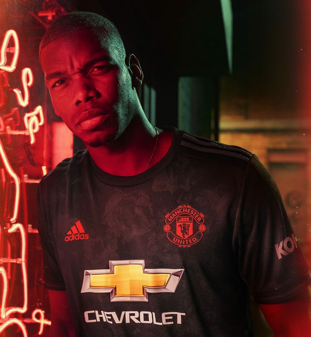 Authentic man utd best sale shirt