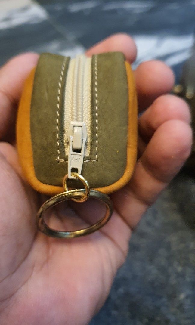 Authentic renoma keychain coin purse rare (Category: Luxury Bags & Wallets) located in Cavite. Submitted by ohmie23 (Listing ID 1199404872, Image 2). Description: Authentic renoma keychain coin purse rare.