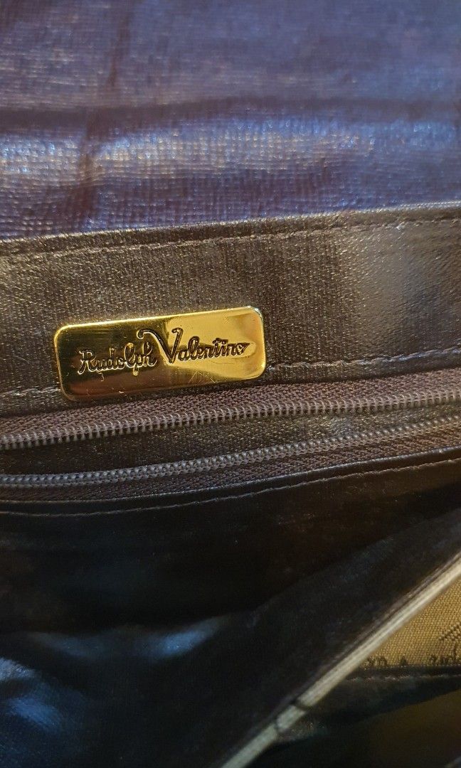 Authentic rudolph valentino sling bag (Category: Luxury Bags & Wallets) located in Cavite. Submitted by ohmie23 (Listing ID 1199402174, Image 2). Description: Authentic rudolph valentino sling bag.