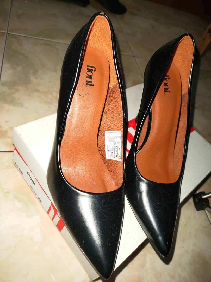 Harga high top heels di payless
