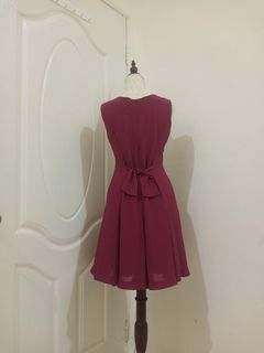 BURGUNDY FLOWY DRESS