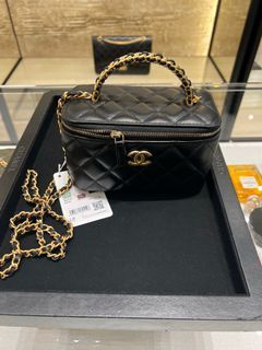 降價賠售 🥹Chanel  香奈兒 小羊皮 22K 提把金鍊 長盒子  化妝包 正貨‼️👉本賣場不賣假包👈