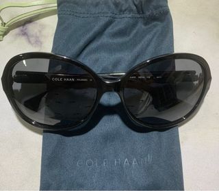 (Category: ) located in . Submitted by thecloset_cleanup (Listing ID 1199368838, Image 1). Description: .