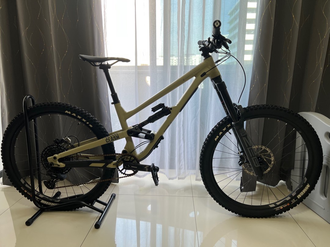 Commencal clash fox sand hot sale