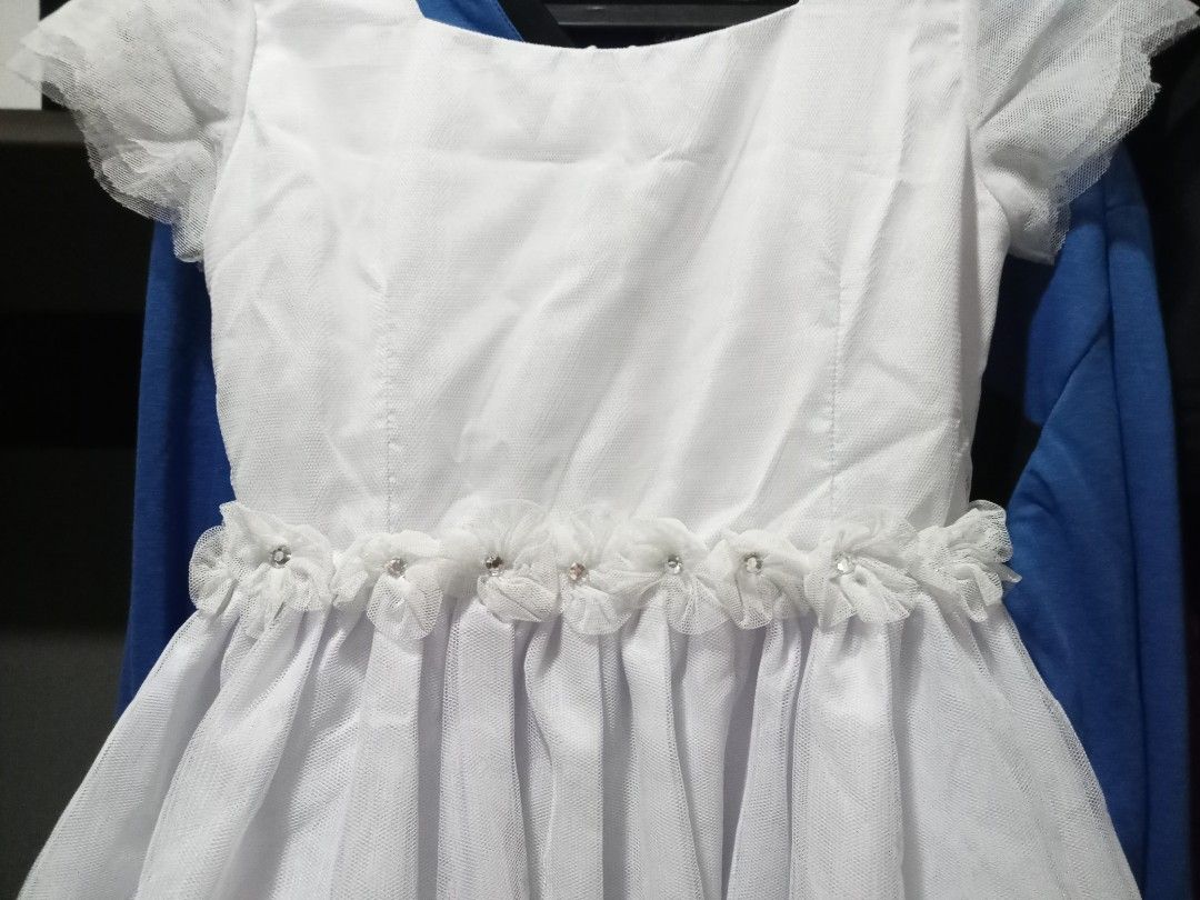 Communion Dress Set (Category: Babies & Kids Fashion) located in Davao. Submitted by clecle1 (Listing ID 1199243024, Image 3). Description: Communion Dress Set Dress - used twice Veil - used once Stockings - used once Shoes - used once.