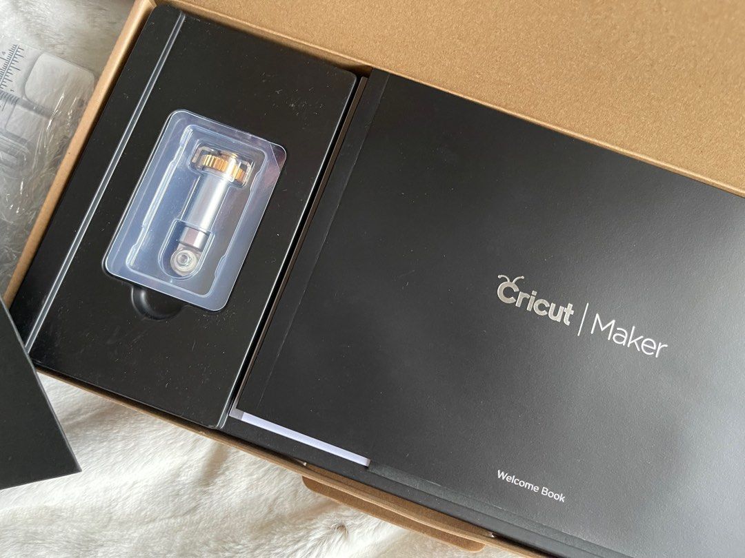 Cricut Maker Champagne (bundle, complete set), Hobbies & Toys
