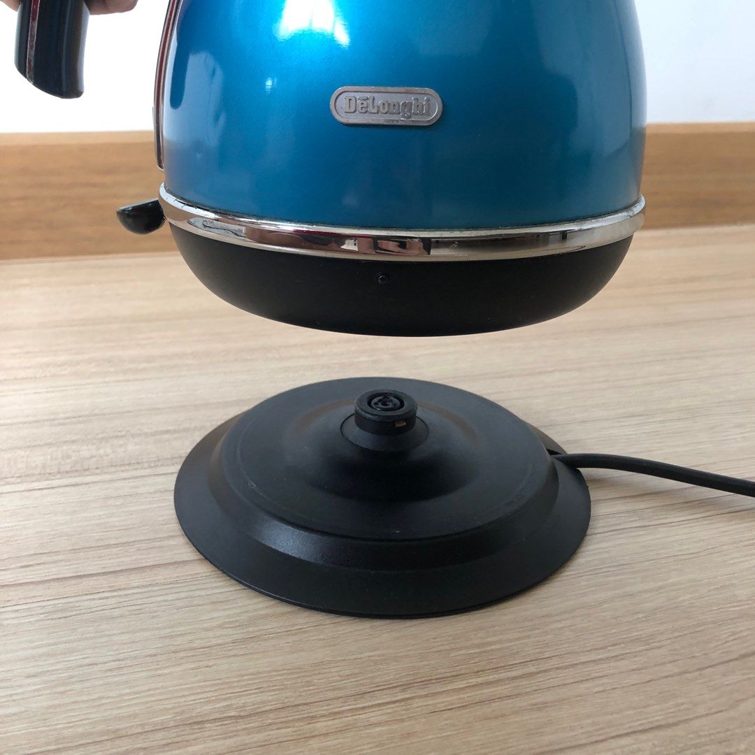 DeLonghi Stainless Steel Electric Kettle 1.7L, TV & Home Appliances
