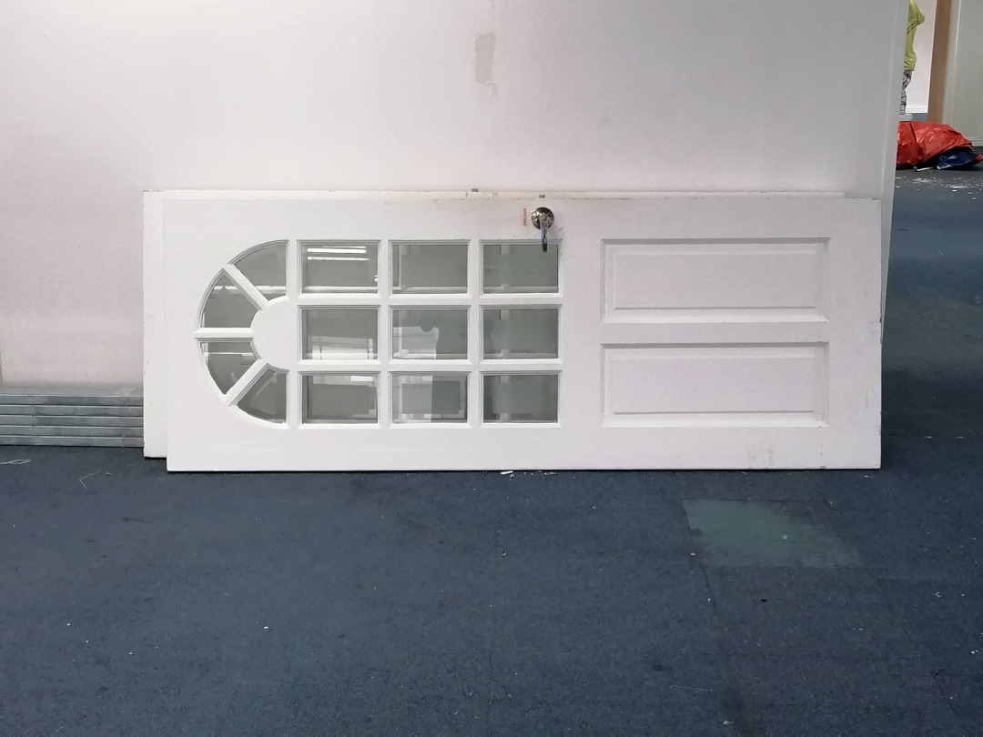 Used Doors with Glass Panels and Knob for Sale!!!, Furniture & Home