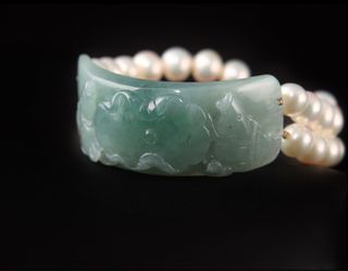 Elegant Jade & Pearls Bracelet