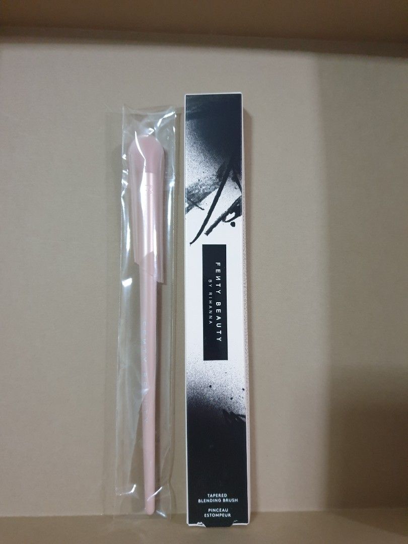 Fenty Beauty Tapered Blending Brush 210, Beauty Personal Care